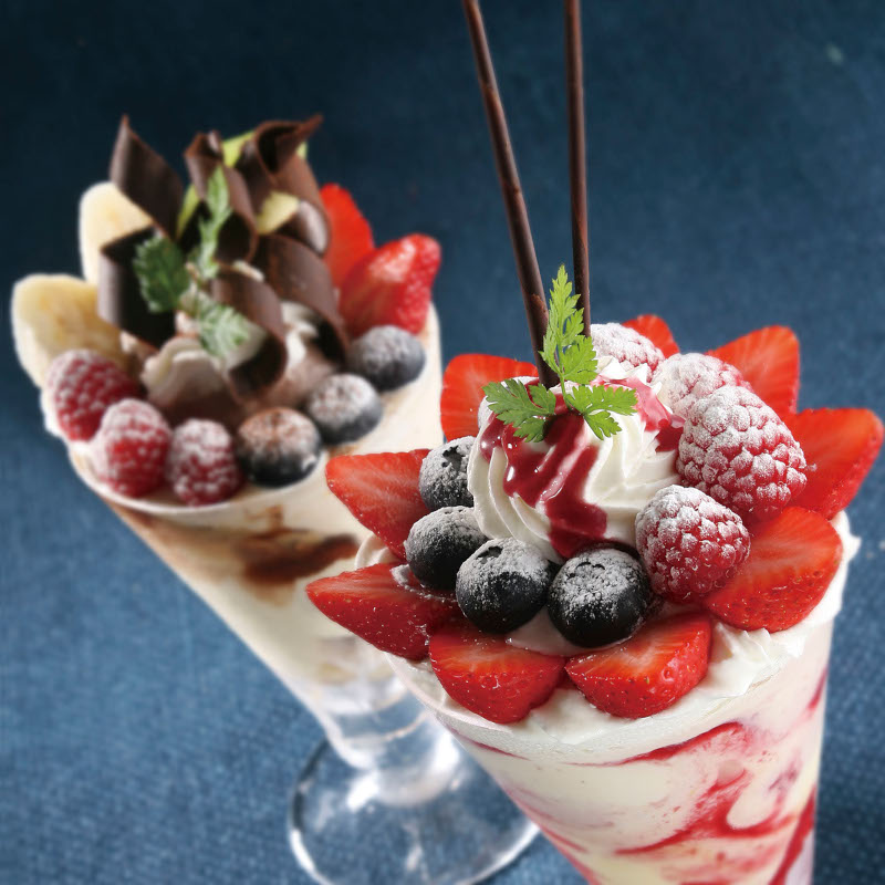 チョコレートパフェ<br> ストロベリーパフェ